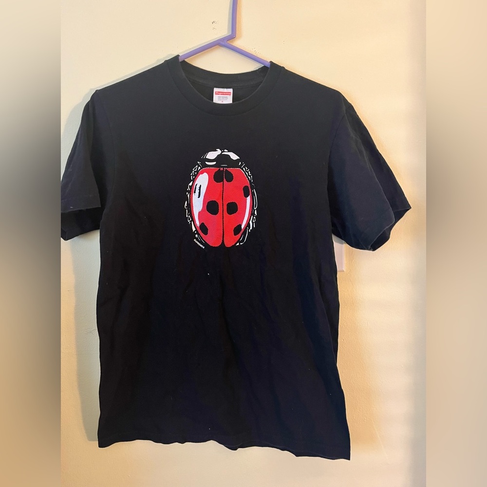 Supreme t